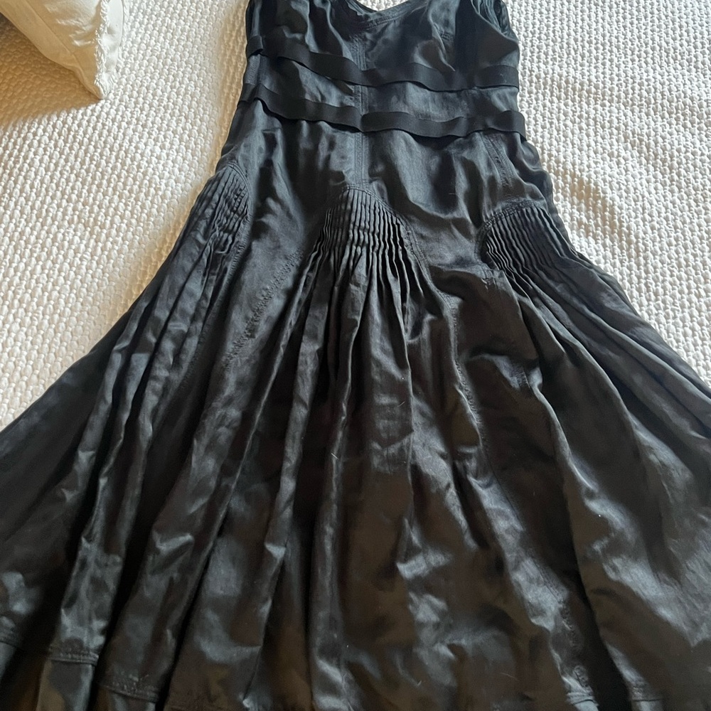 Black HUGO BOSS dress ⭐️⭐️⭐️⭐️